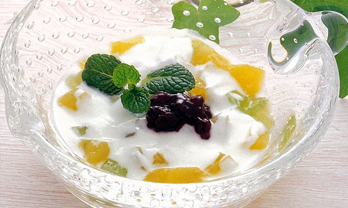 フルーツゼリーのヨーグルト和え